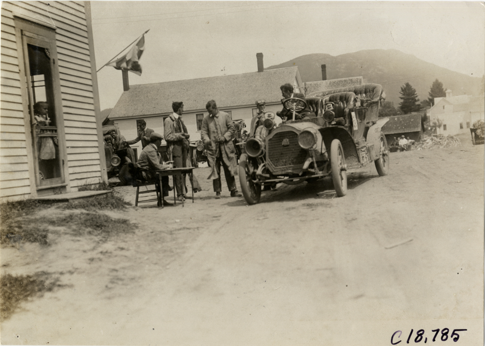 Driver stopping at checkpoint, 1906 Glidden Tour
