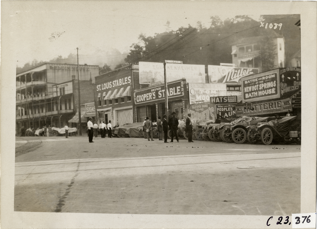 Automobiles parked in street at Hot Springs, Arkansas, 1910 Glidden Tour