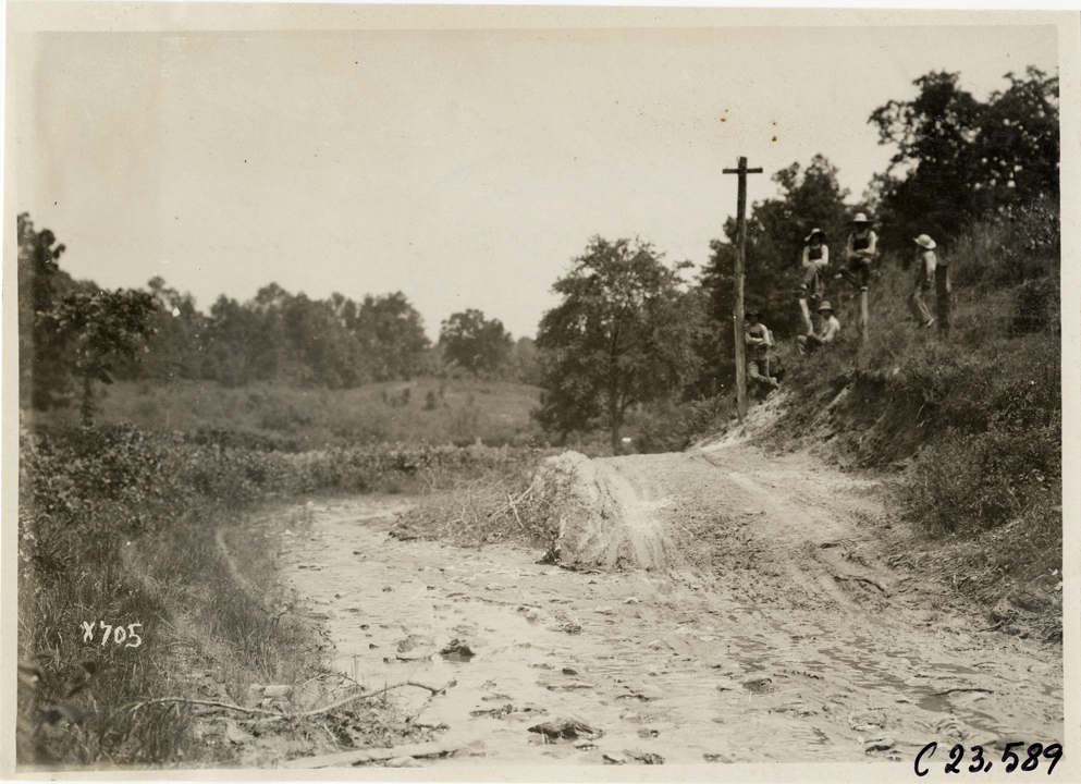 Rural dirt road, 1910 Glidden Tour