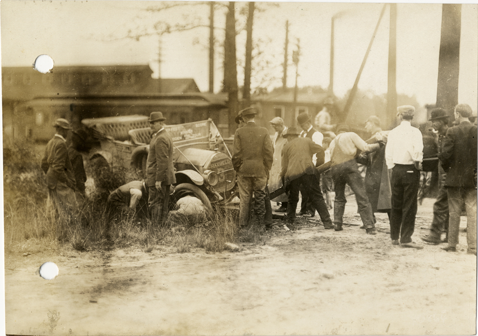 Maxwell automobile in ditch near McComb, Louisiana, 1912 Glidden Tour