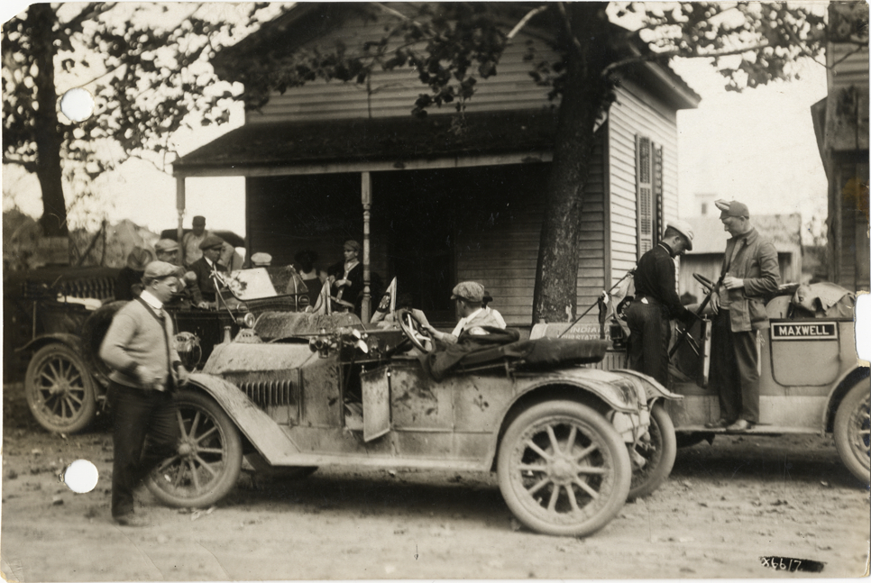 Motorists in Hupmobile and Maxwell automobiles at Moscow, Ohio, 1912 Glidden Tour