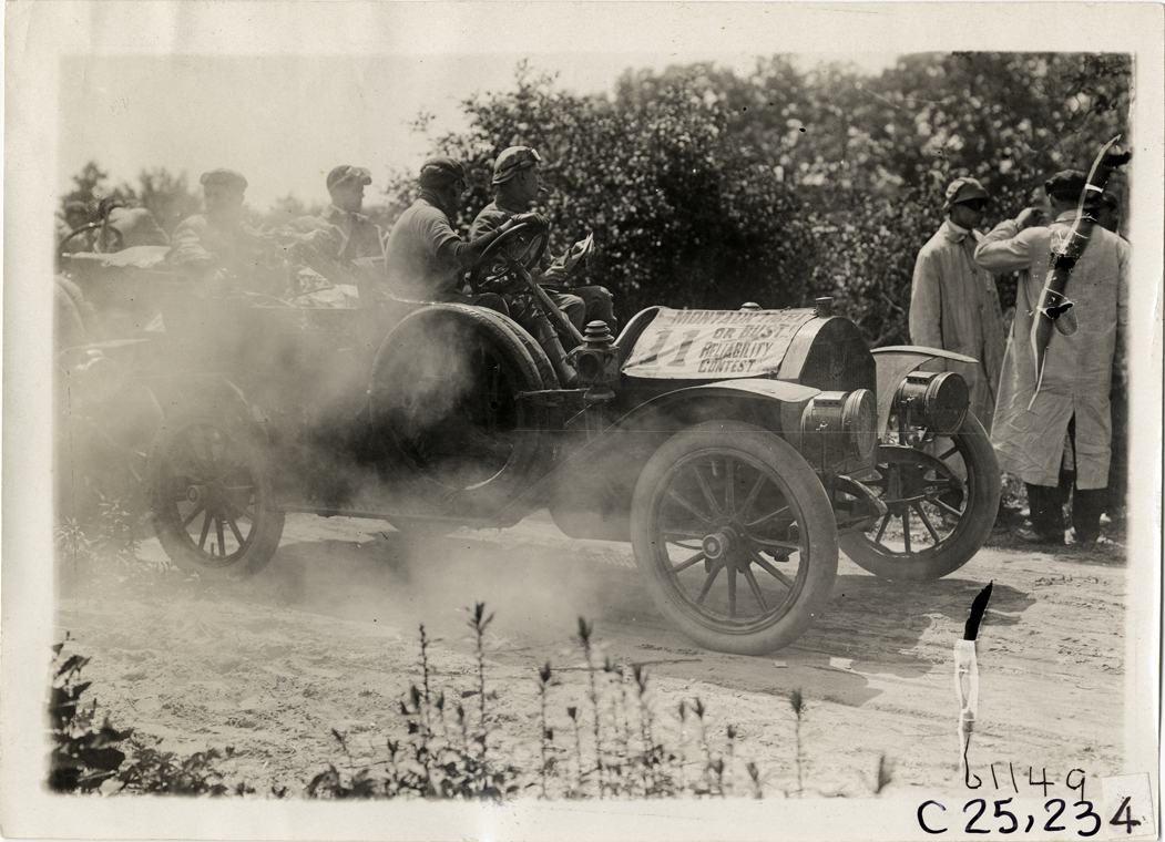 Motorists in Regal automobile, 1910 Montauk Point Reliability Run