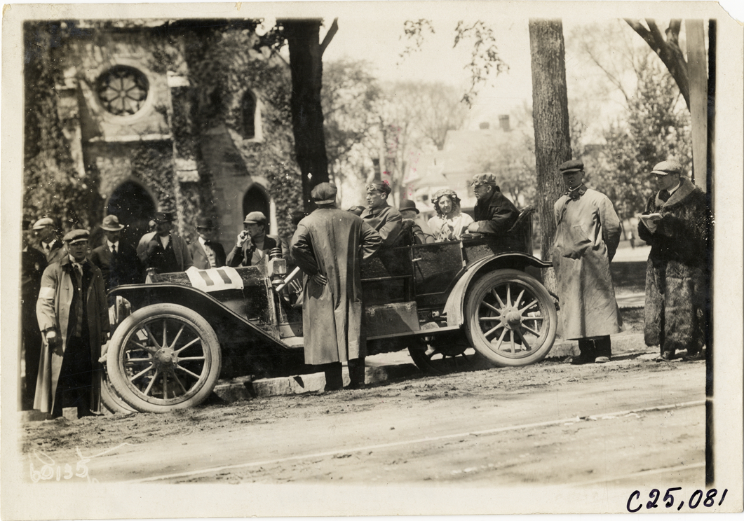 Motorists in National automobile, 1910 Hartford Endurance Run