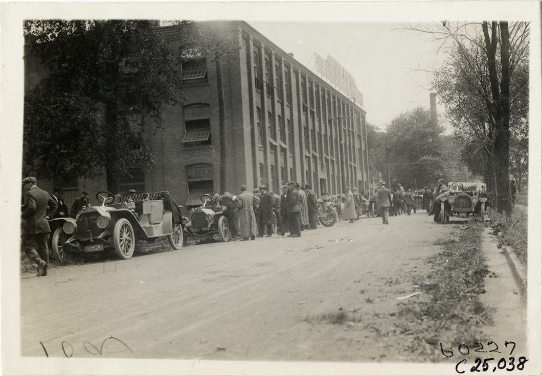 Motorists and officials with automobiles at Bridgeport, Connecticut, 1910 Hartford Endurance Run