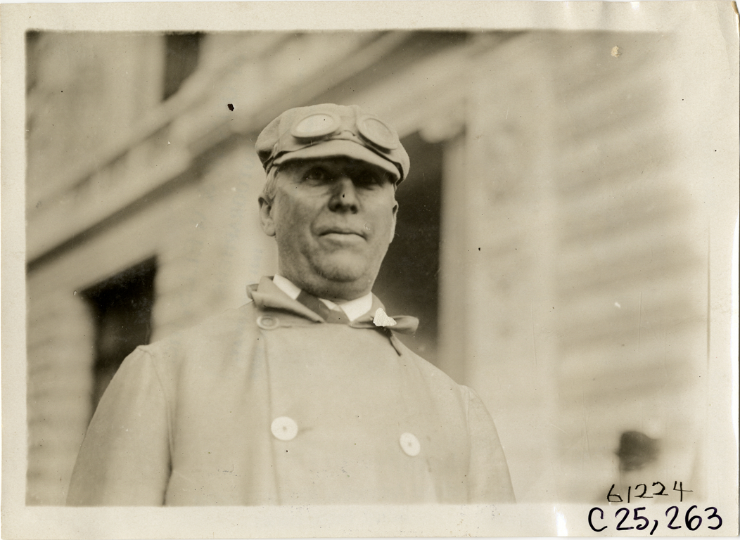 Motorist, 1910 Montauk Point Reliability Run