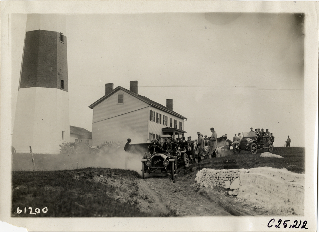 Motorists in automobiles in front of Montauk Point lighthouse, 1910 Montauk Point Reliability Run