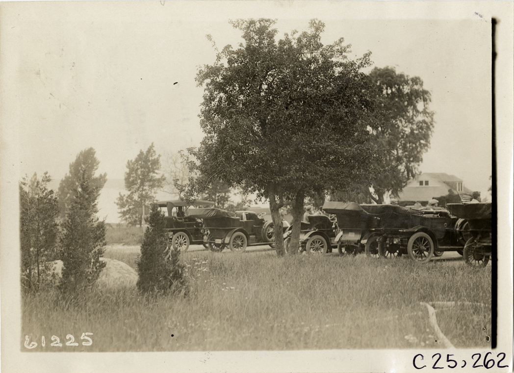 Automobiles parked on roadside, 1910 Montauk Point Reliability Run