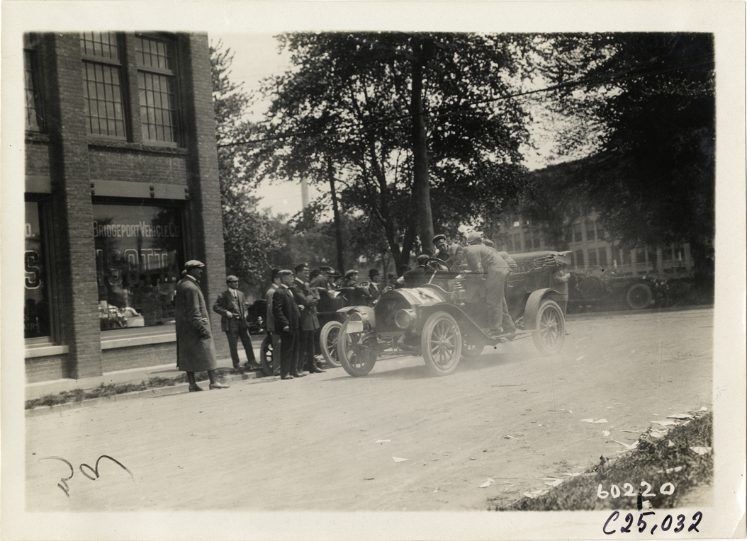 Motorists with Regal automobile at Bridgeport, Connecticut, 1910 Hartford Endurance Run