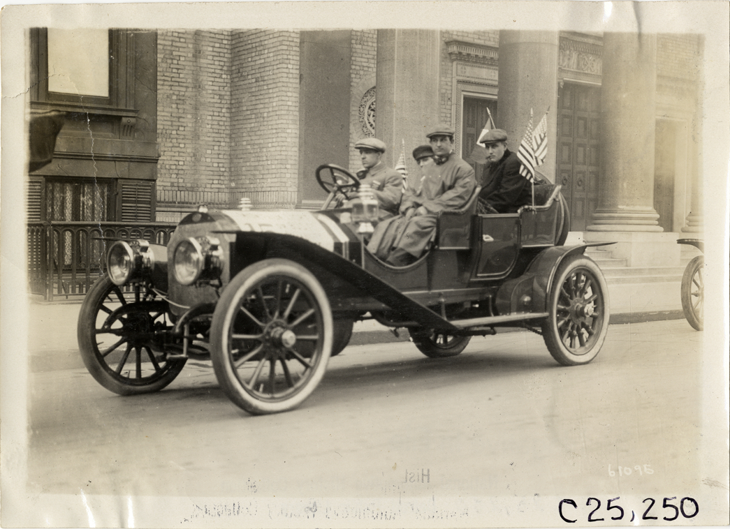 Motorists in Fiat automobile, 1910 Montauk Point Reliability Run
