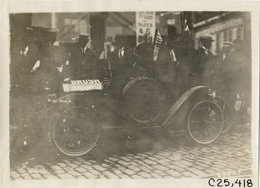Brush photographers' automobile, 1910 Munsey Historic Tour