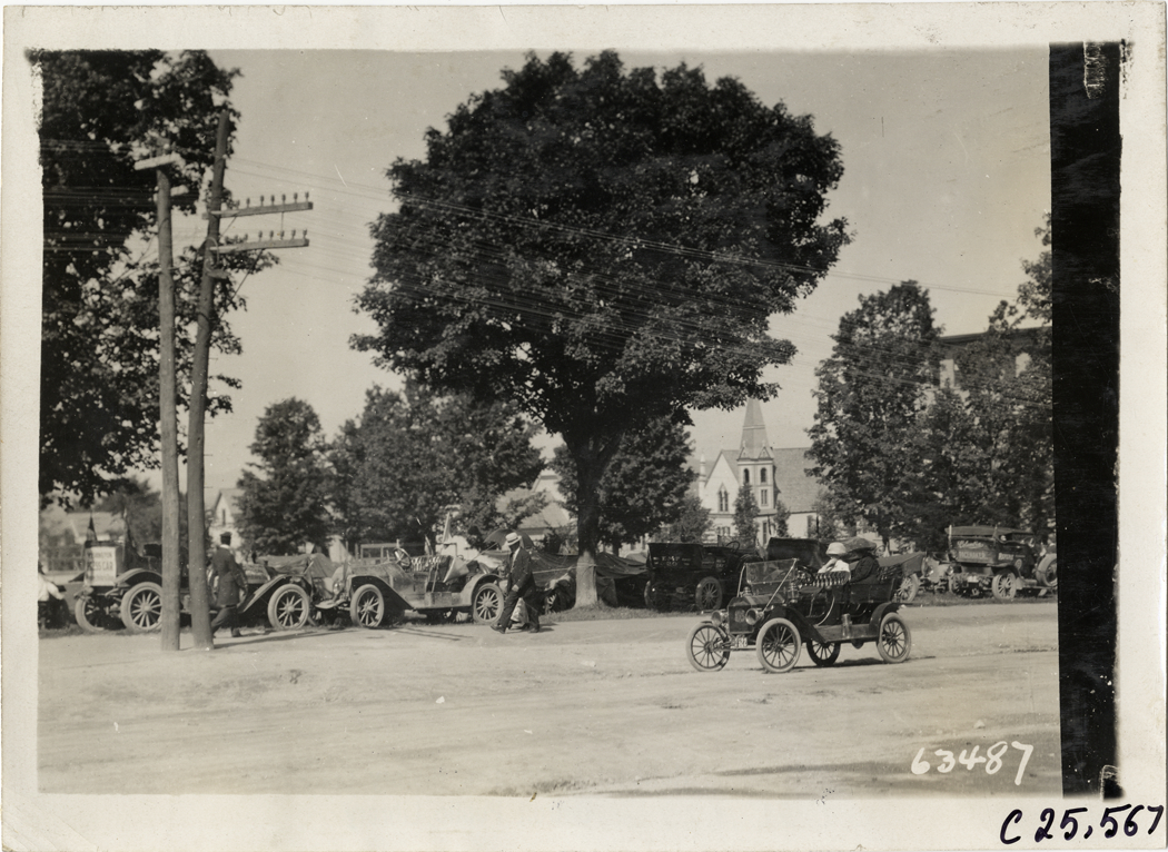 Automobiles parked on roadside, 1910 Munsey Historic Tour