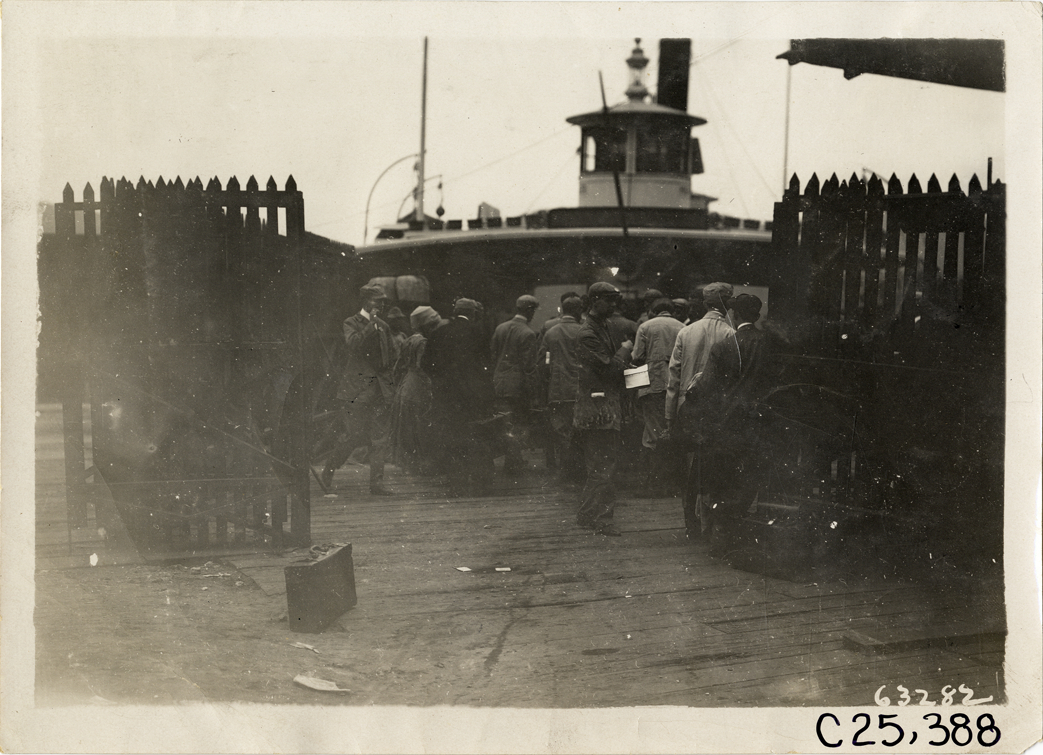 Passengers boarding boat, 1910 Munsey Historic Tour