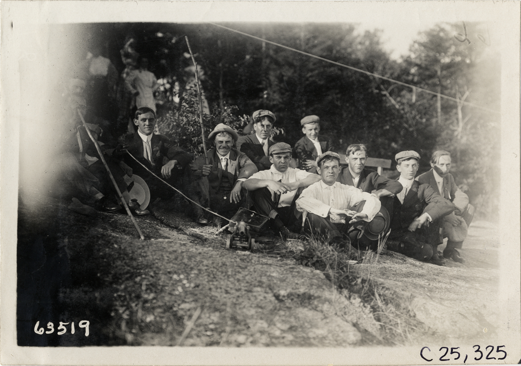 Men posing outdoors, 1910 Munsey Historic Tour