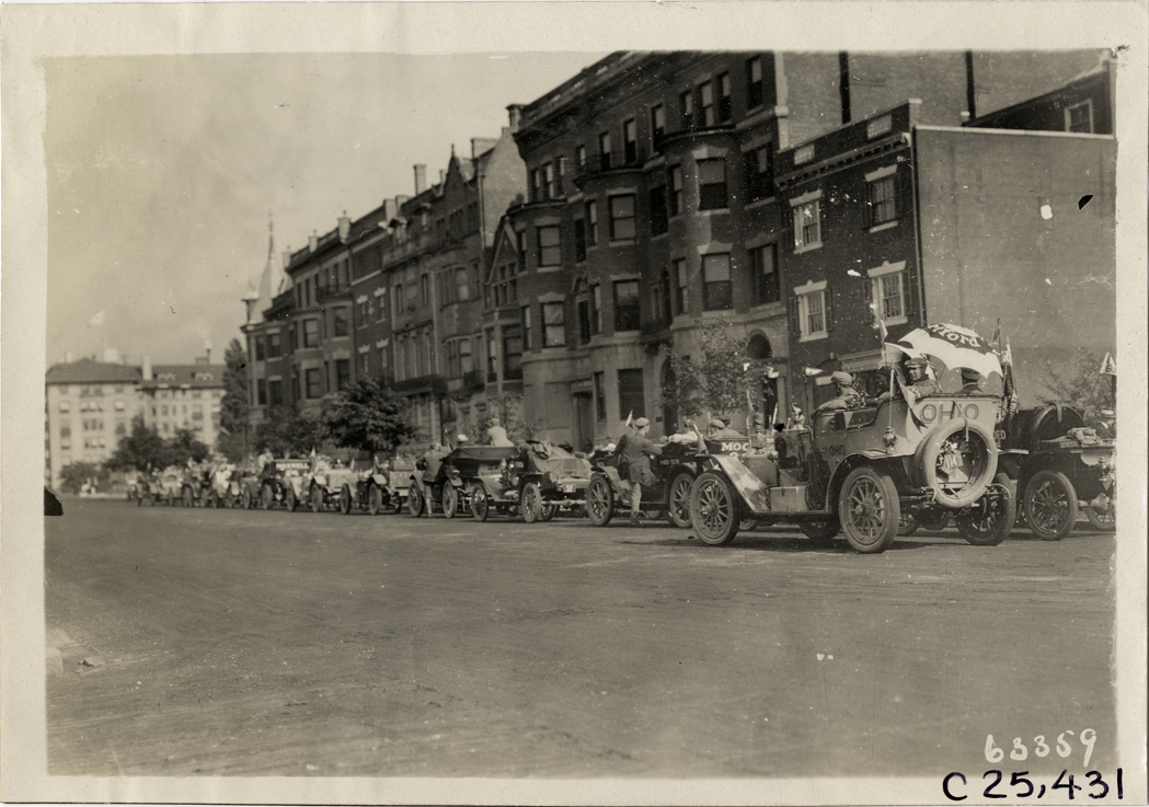 Motorists with cars parked in street, 1910 Munsey Historic Tour