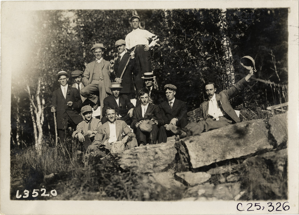 Men posing outdoors, 1910 Munsey Historic Tour