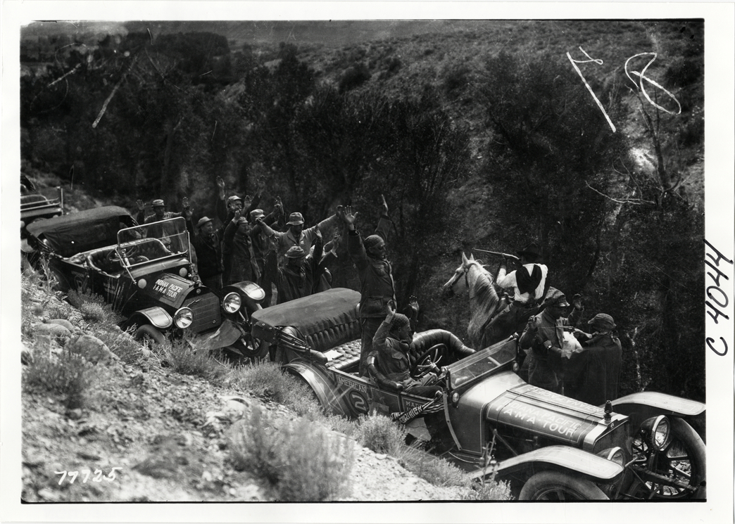Mock stickup on mountain road, 1913 Indiana Automobile Manufacturers' Association tour
