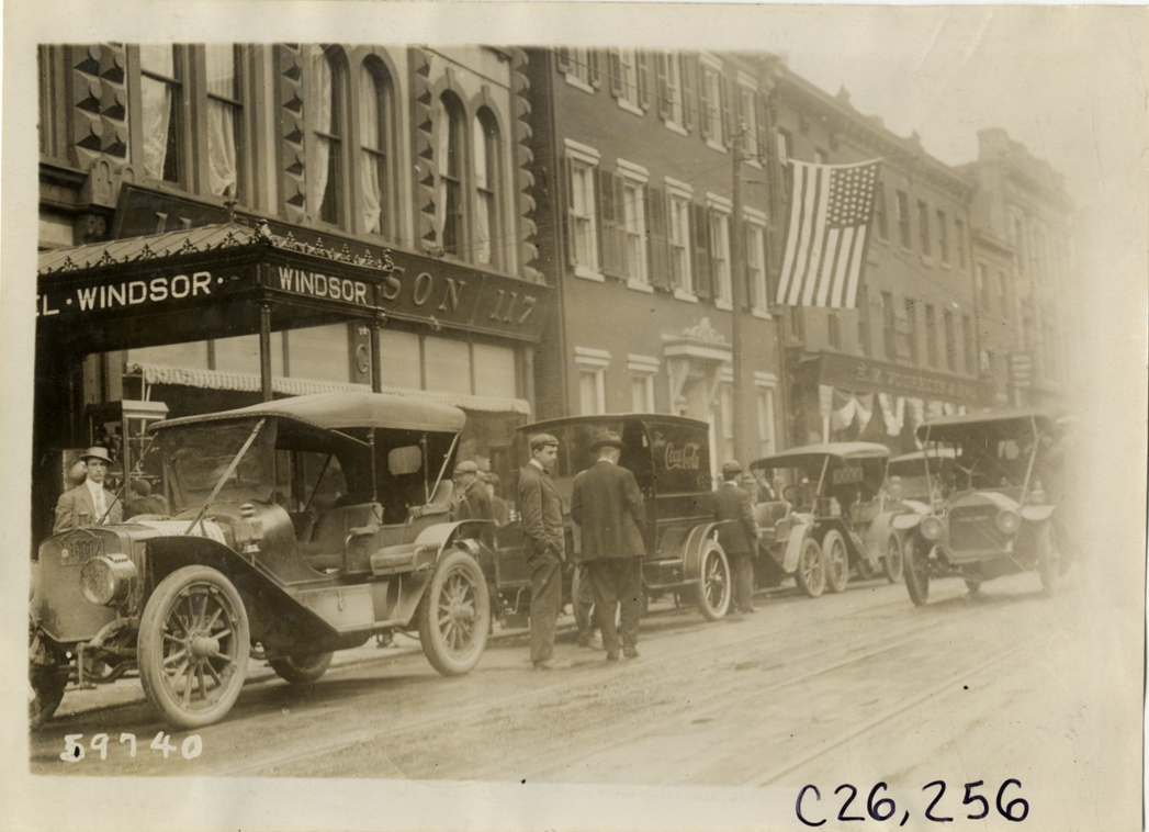 Automobiles lined up in street in front of Hotel Windsor, 1910 New Jersey Reliability Run