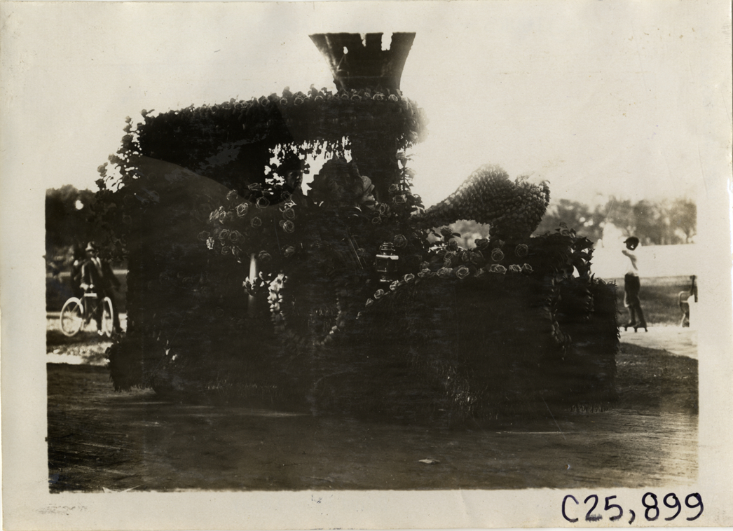 Parade float, Washington, D.C., 1909 Munsey Reliability Run