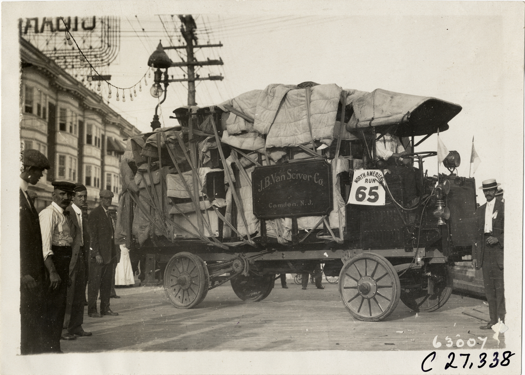 Spectators posing with Reliance truck, Atlantic City, 1910 North American Run
