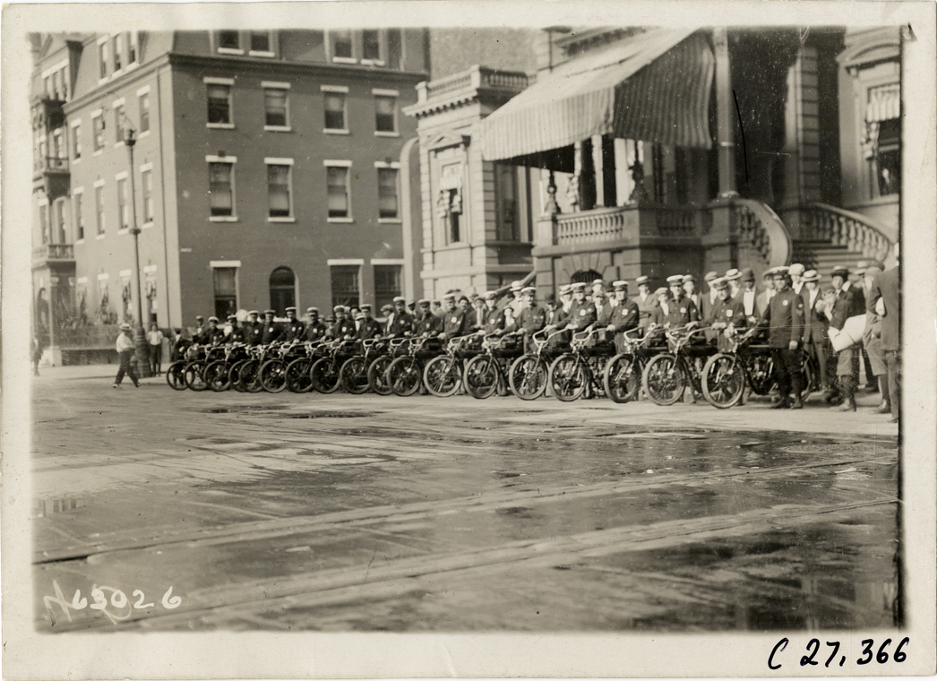 Motorcycle police, 1910 North American Run