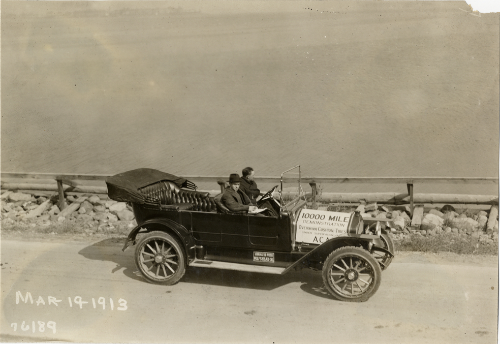 Motorists in National automobile, 1913 Overman tires 10,000 mile demonstration