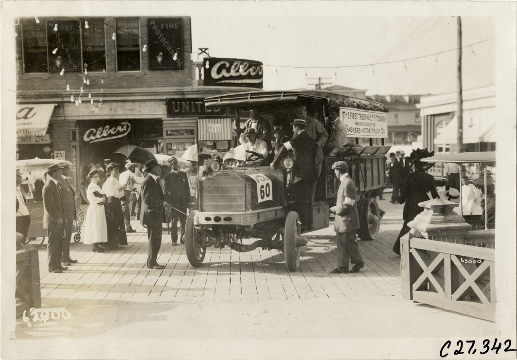 Motorists in Packers truck, Young's Pier, Atlantic City, 1910 North American Run