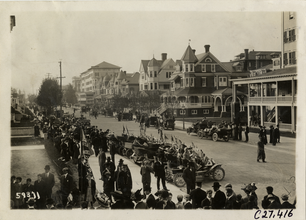 Automobiles lined up in street at Atlantic City, New Jersey, 1910 Quaker City Motor Club Roadability Run