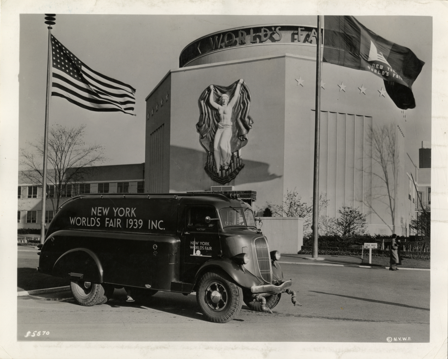 Studebaker cab-forward truck with flusher, New York World's Fair, 1939