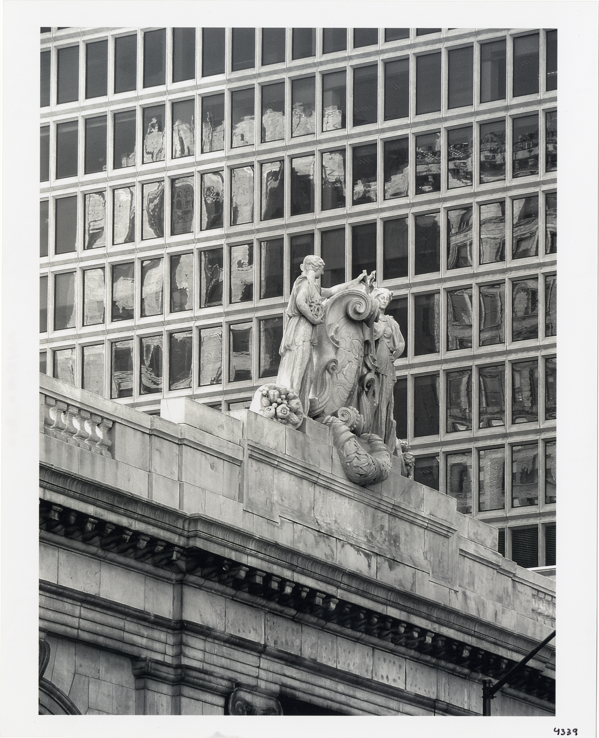 Statues of Commerce and Industry, Peoples State Bank