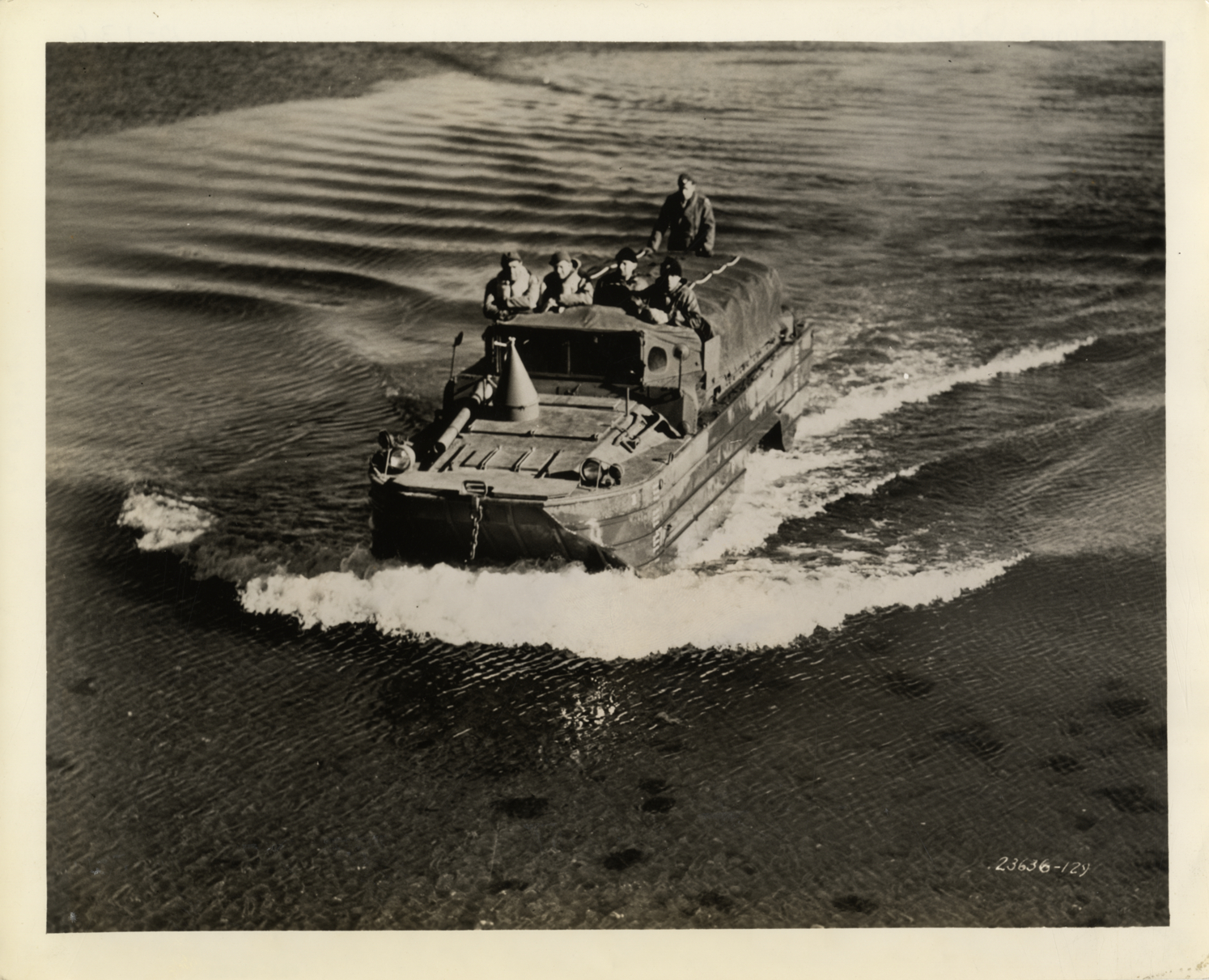GMC amphibious truck (DUKW)