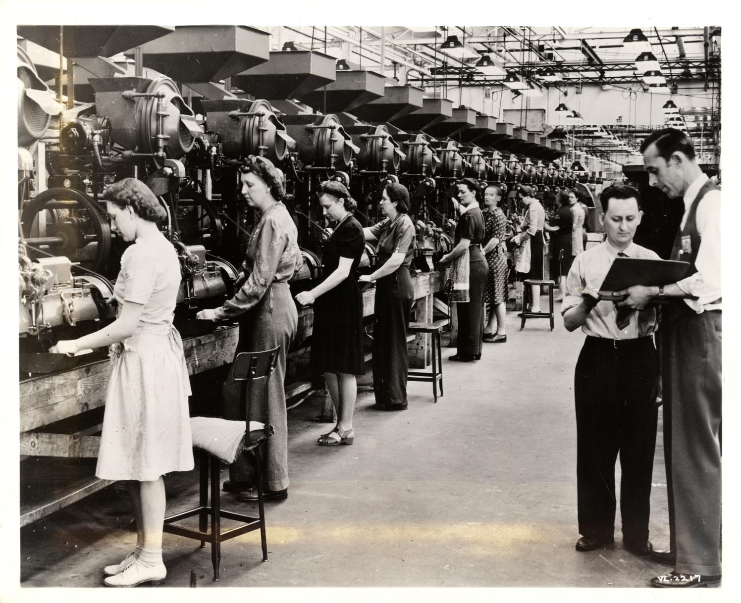 Women workers manufacturing ammunition, Chrysler Evansville Ordnance plant