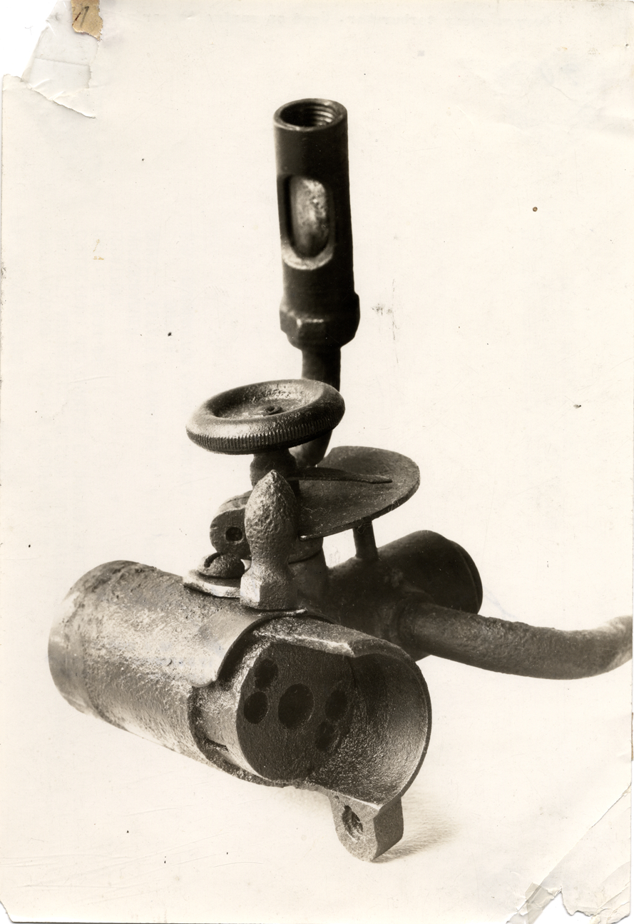 Duryea spray carburetor