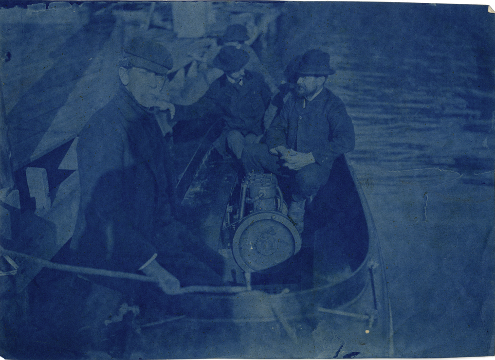 Motorboat powered by Duryea engine