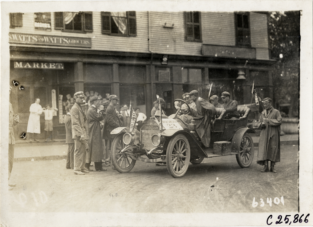 Motorists with Staver-Chicago automobile, 1910 Munsey Historic Tour