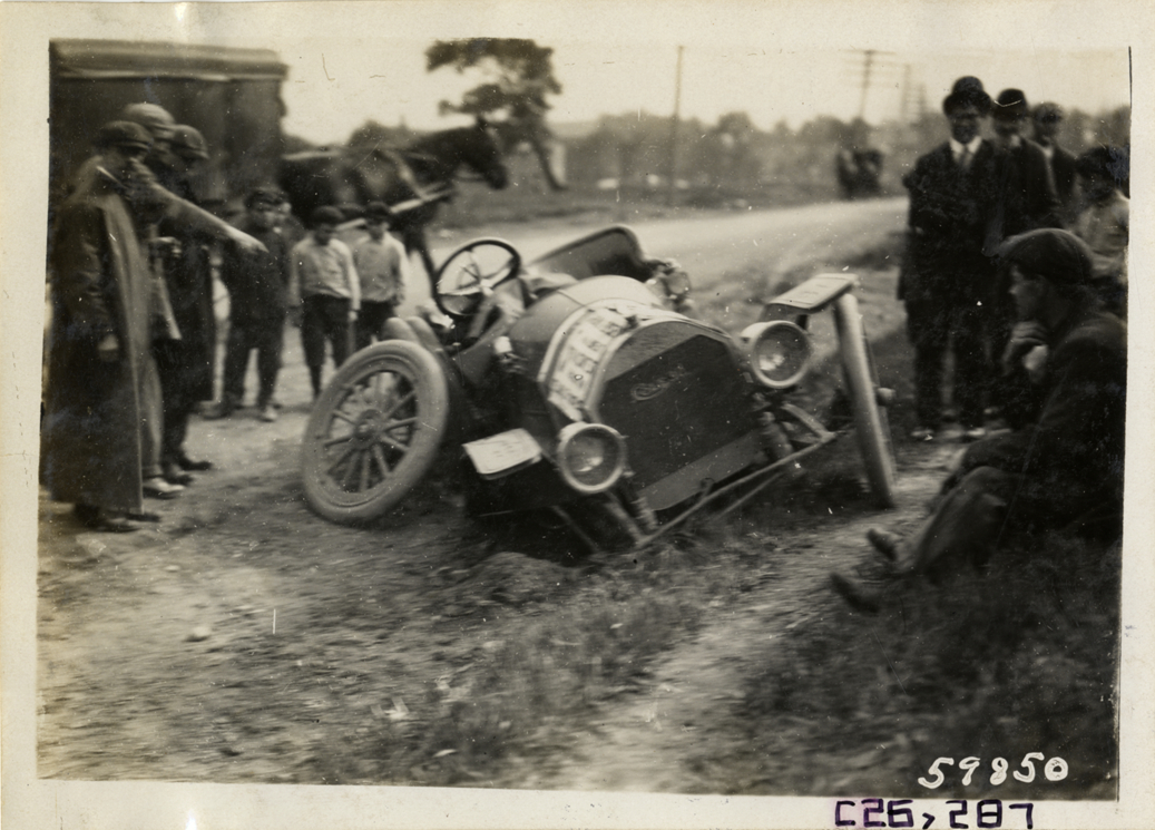 Accident involving Cole automobile, 1910 New Jersey Reliability Run