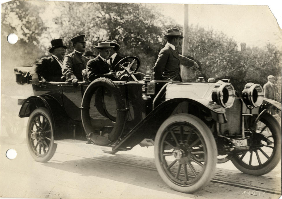 President Taft in 1912 Oakland "45" automobile