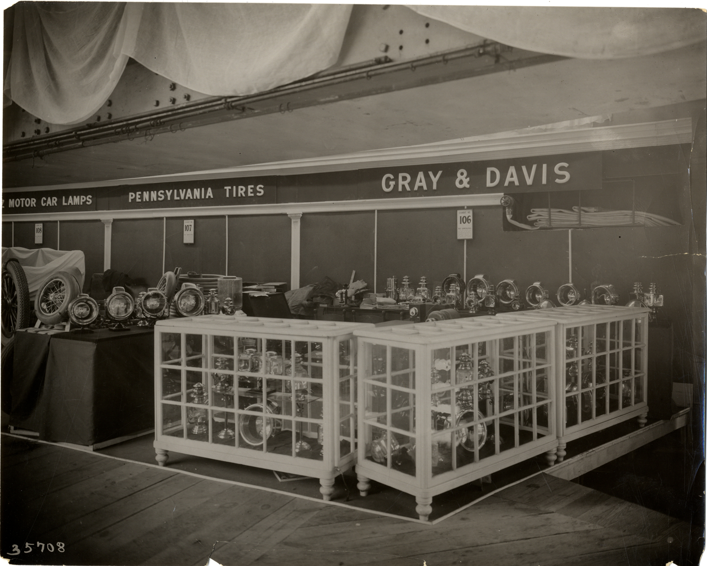 Gray & Davis exhibit at trade show