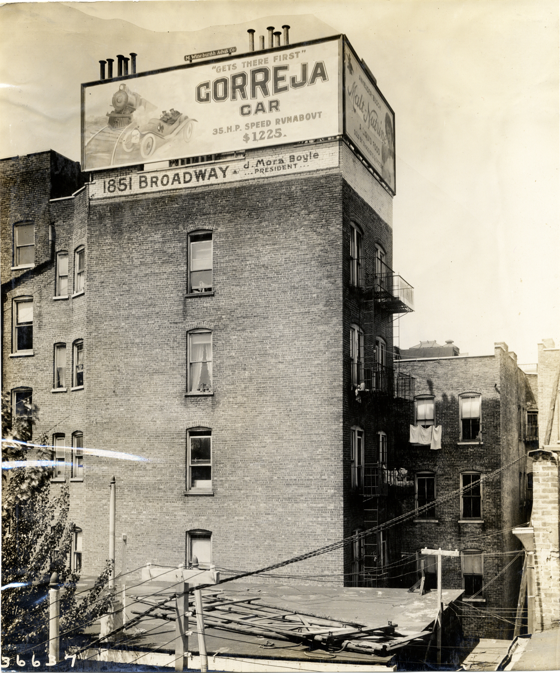 Advertising billboard