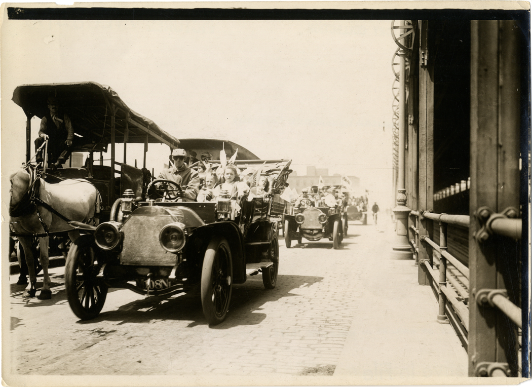 Motorists in Alco automobile