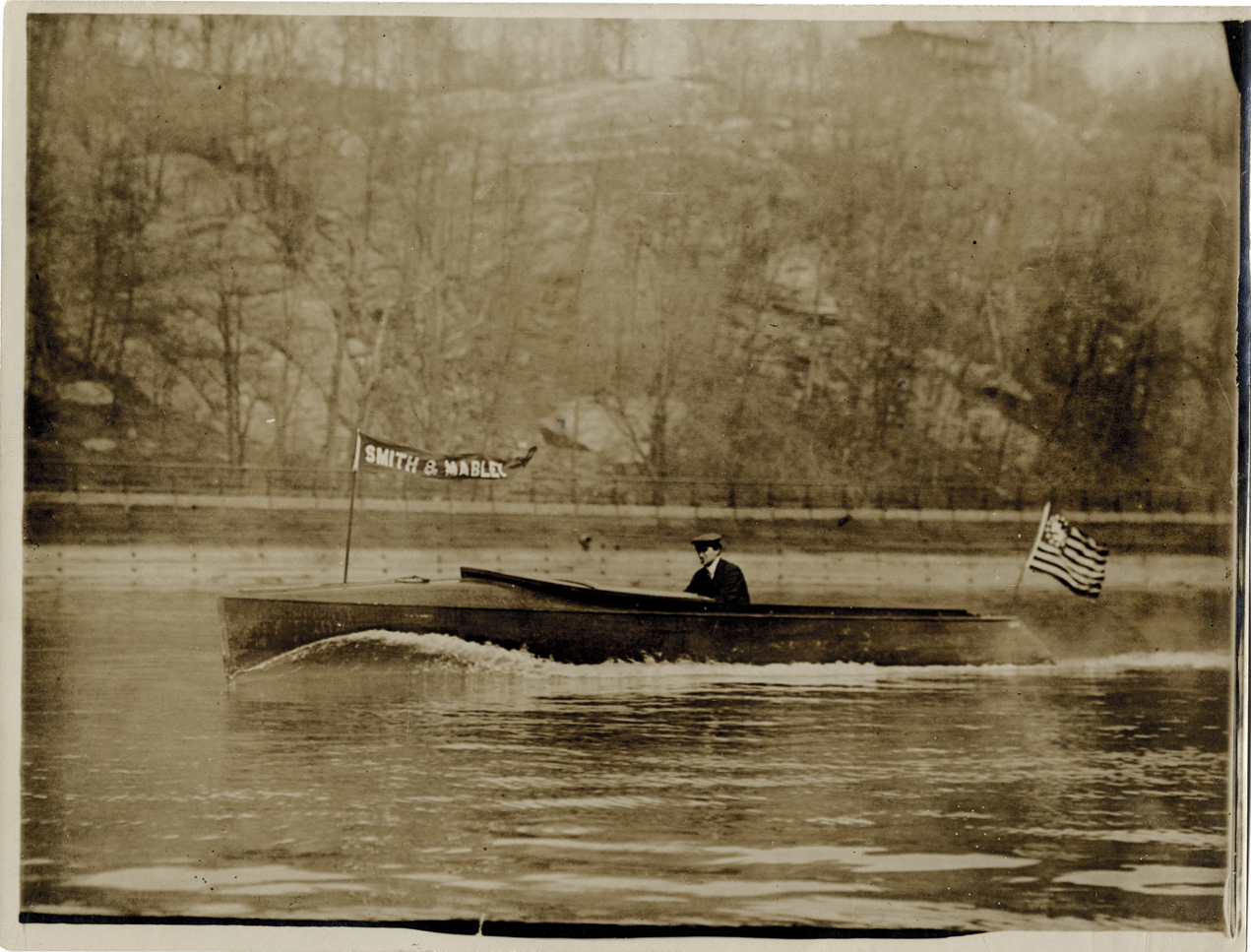 Motorboat "Vingt et Un I"
