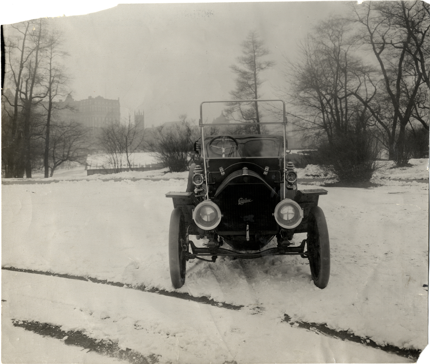 1909 Cadillac Model 30 automobile