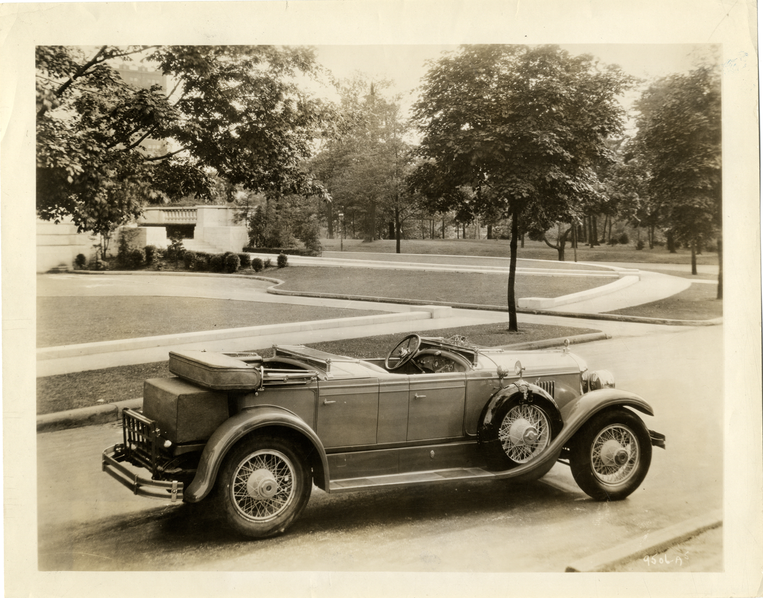 1928 Cadillac automobile