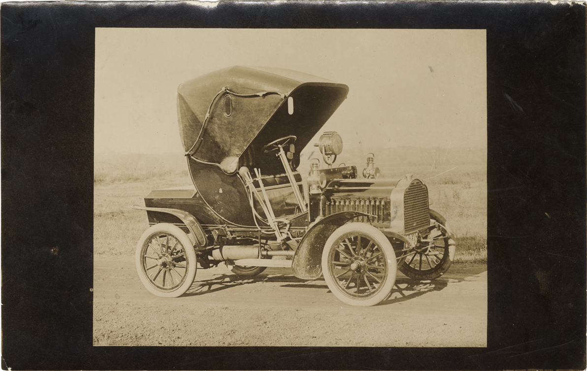 Compound automobile