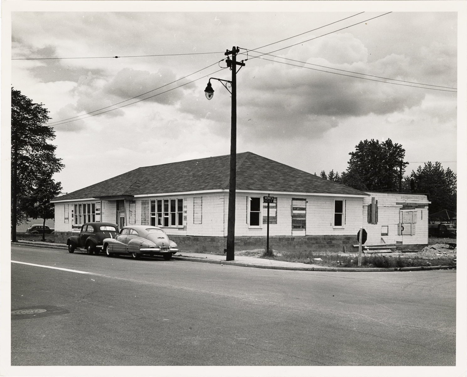Temporary building, Sherwood Forest Branch Library