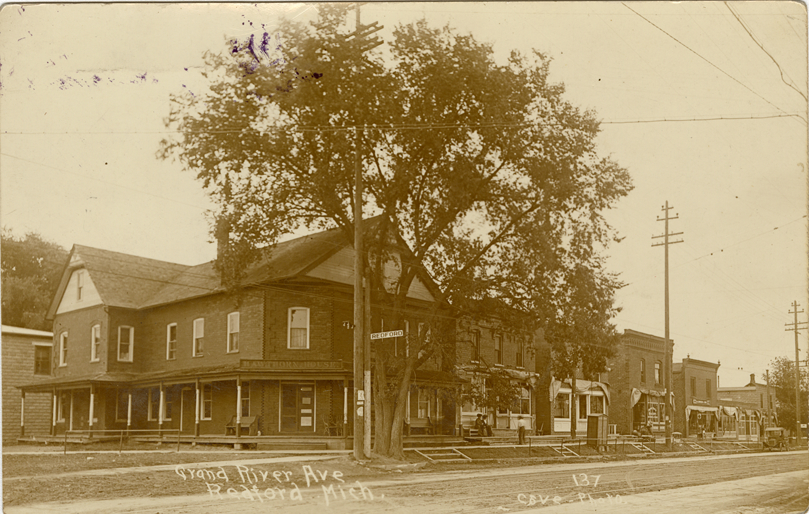 Grand River Avenue, Redford, Michigan