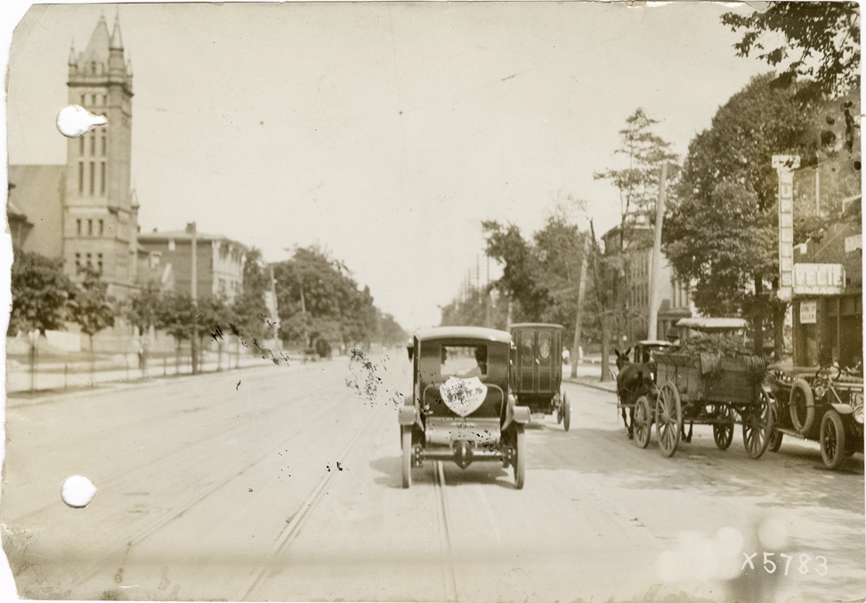Flanders automobile in Louisville, Kentucky, 1912 Glidden pathfinding expedition