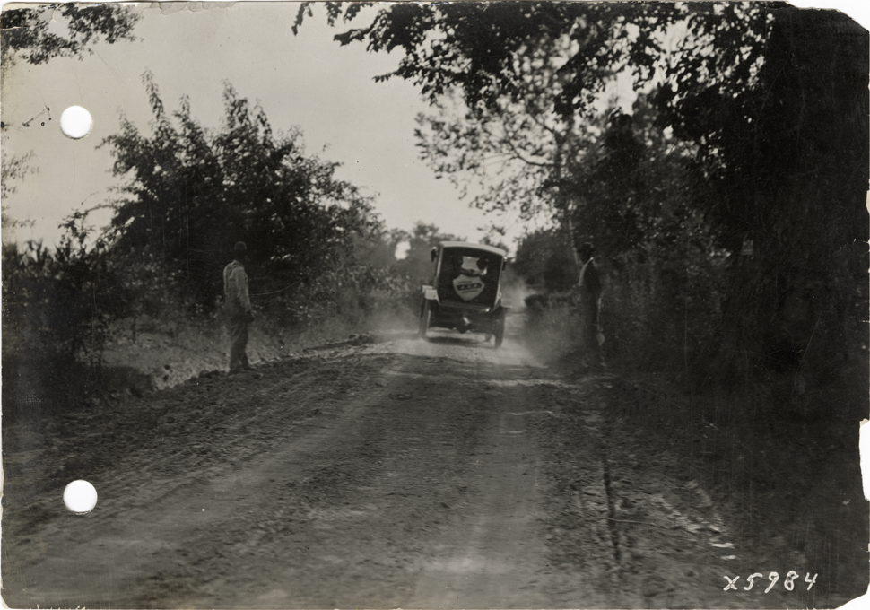 Flanders automobile near Greenwood, Mississippi, 1912 Glidden pathfinding expedition