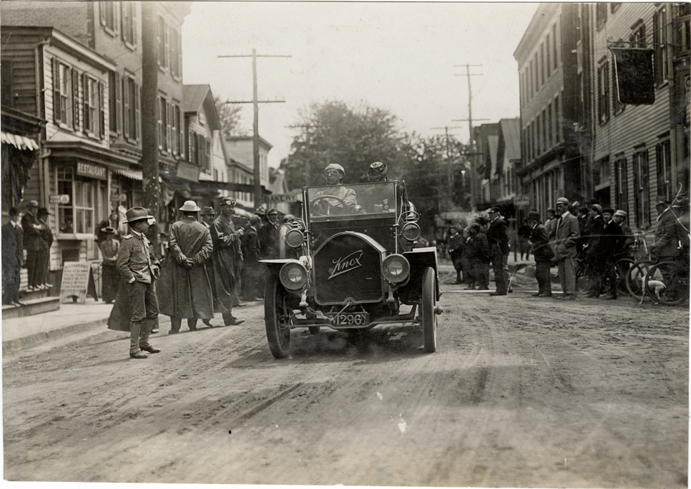 Motorists in Knox automobile