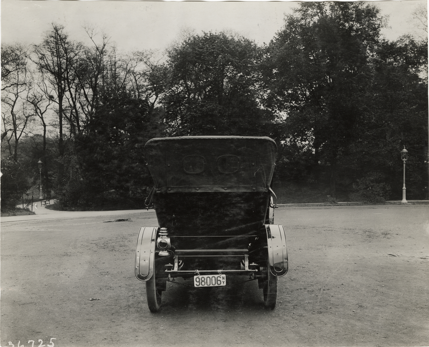 1910 Locomobile "30" automobile