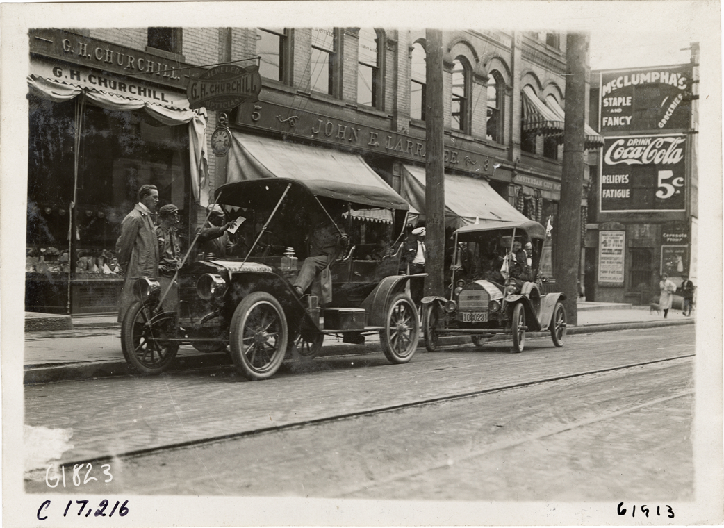 Brush and Maxwell automobiles, 1910 Abernathy Kids New York to Oklahoma Tour